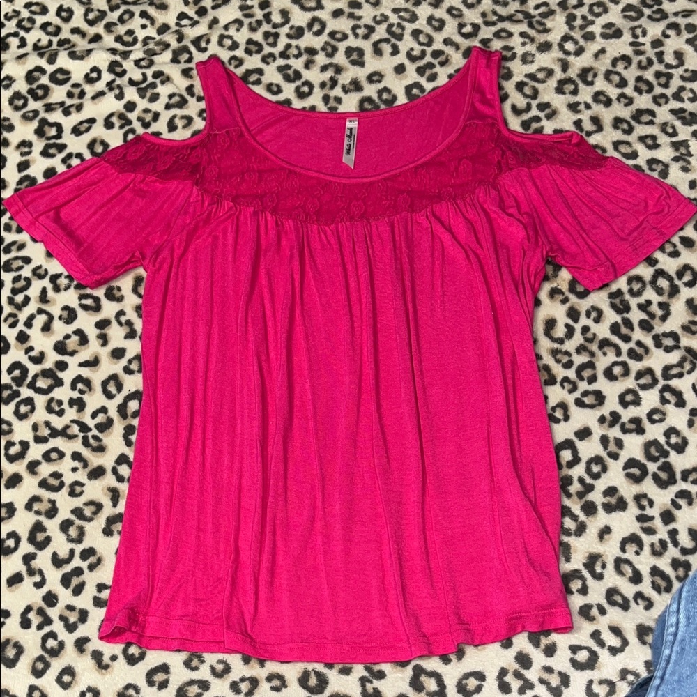 White Mark Fuchsia Cold Shoulder Blouse
